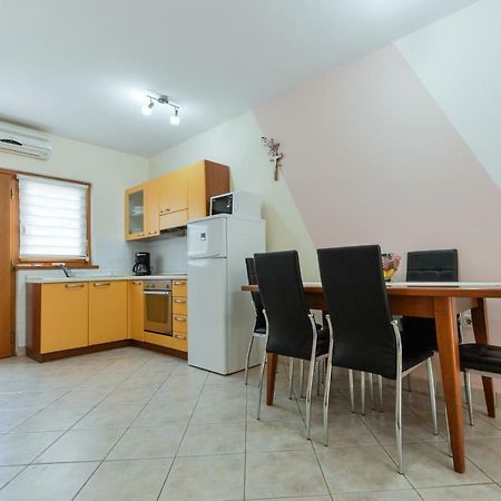 Lumbre Apartment Tar-Vabriga Exteriör bild
